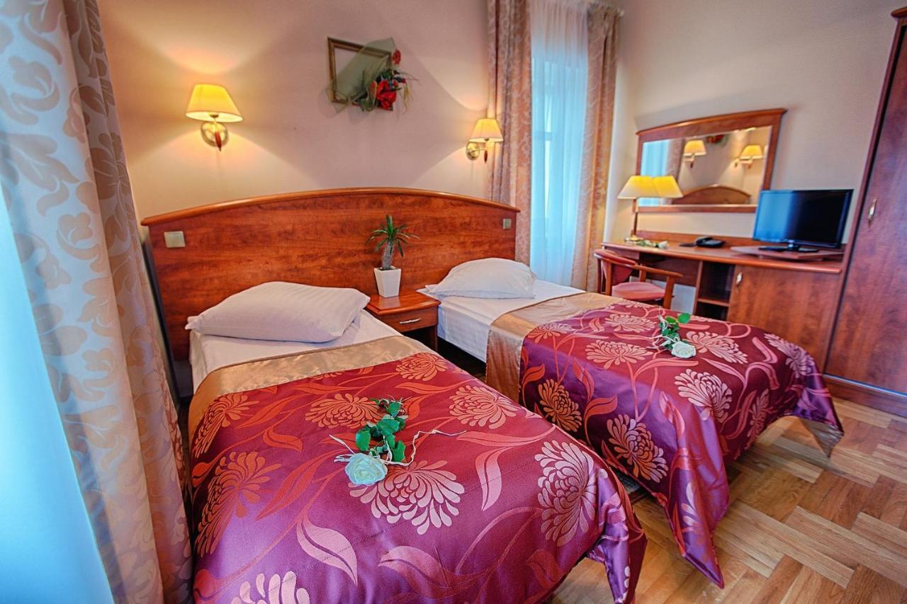 Hotel Restauracja Caspar Jelenia Gora Luaran gambar