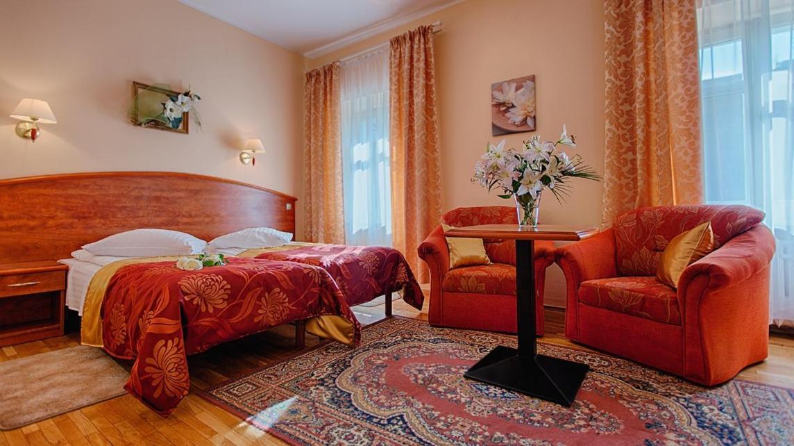 Hotel Restauracja Caspar Jelenia Gora Luaran gambar