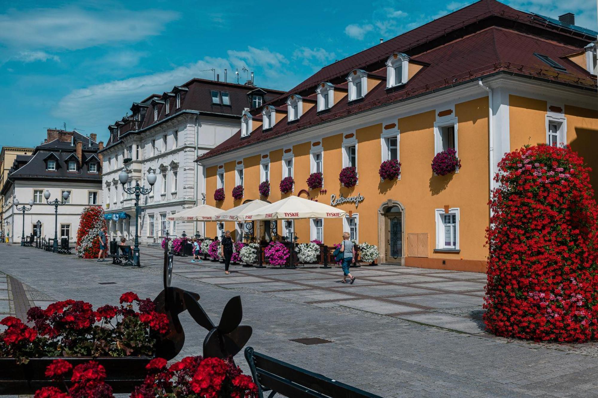 Hotel Restauracja Caspar Jelenia Gora Luaran gambar