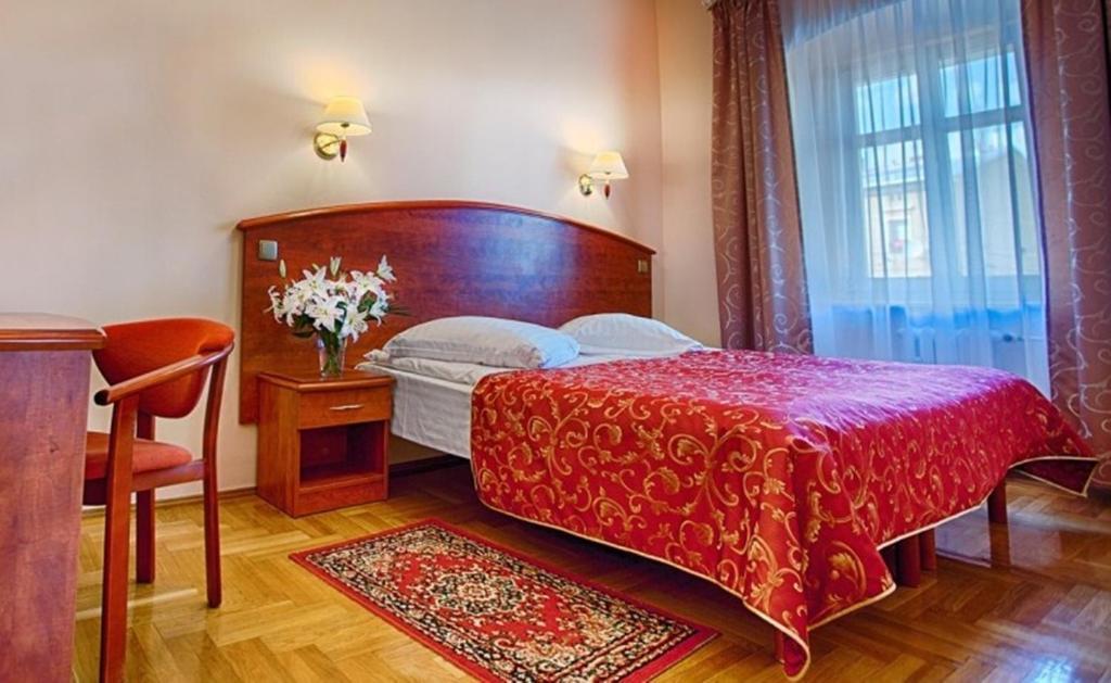 Hotel Restauracja Caspar Jelenia Gora Bilik gambar