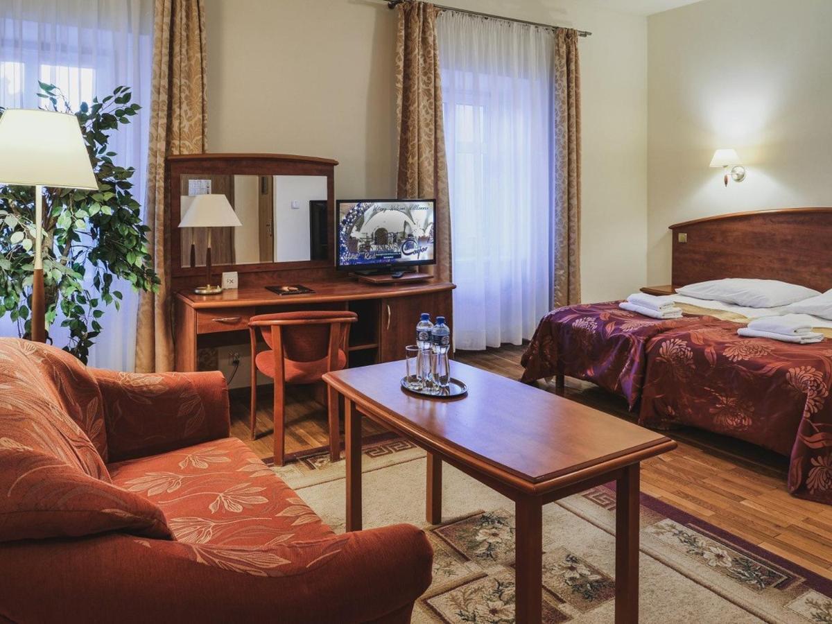 Hotel Restauracja Caspar Jelenia Gora Luaran gambar